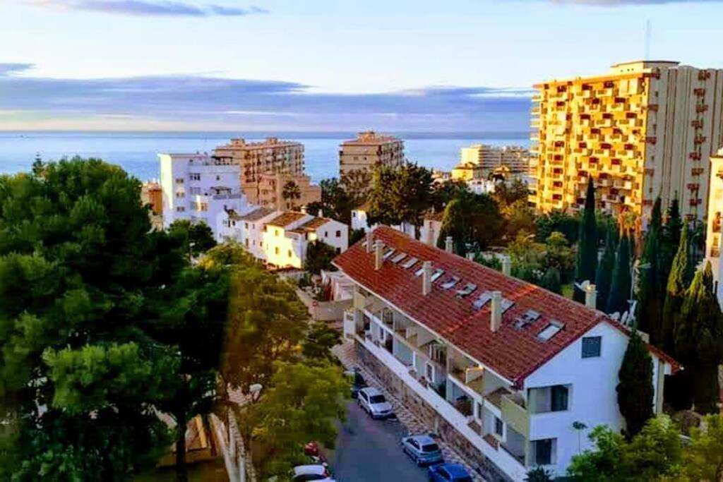 Beautiful Sea Views Cozy Apartment 350 M From Beach Benalmadena Bagian luar foto