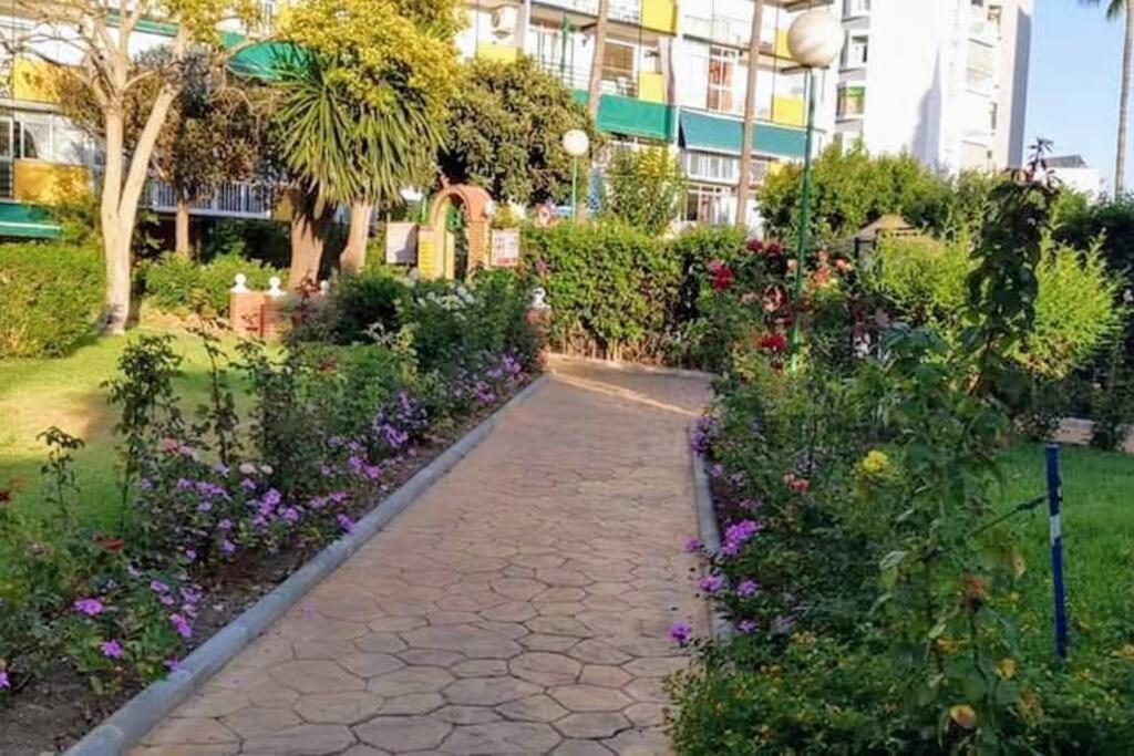 Beautiful Sea Views Cozy Apartment 350 M From Beach Benalmadena Bagian luar foto