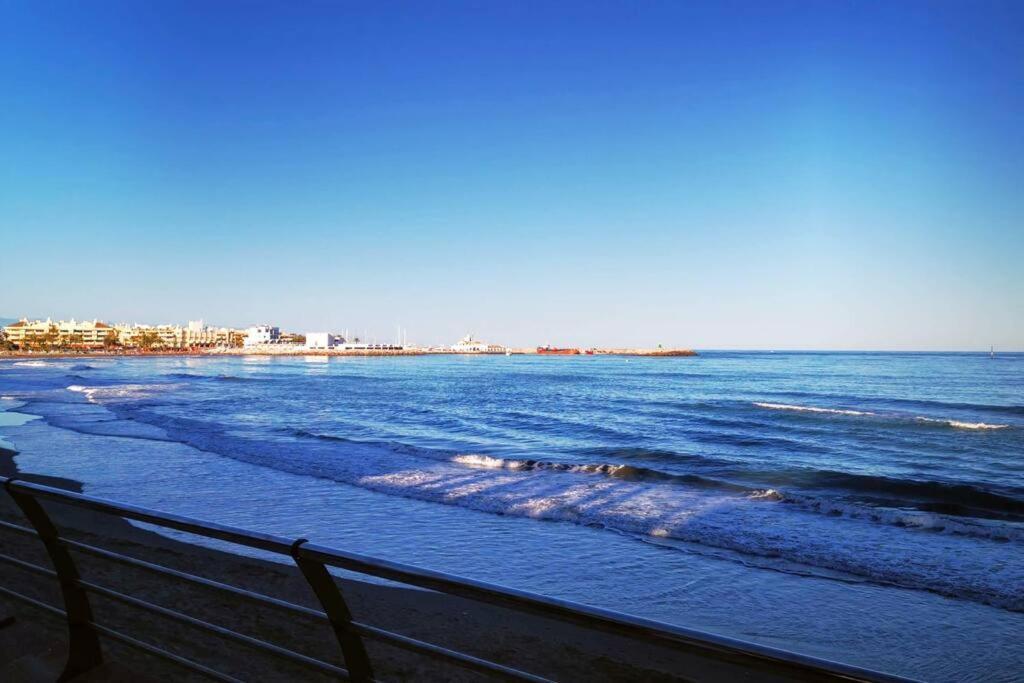 Beautiful Sea Views Cozy Apartment 350 M From Beach Benalmadena Bagian luar foto