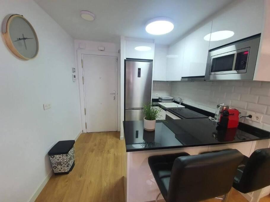 Beautiful Sea Views Cozy Apartment 350 M From Beach Benalmadena Bagian luar foto