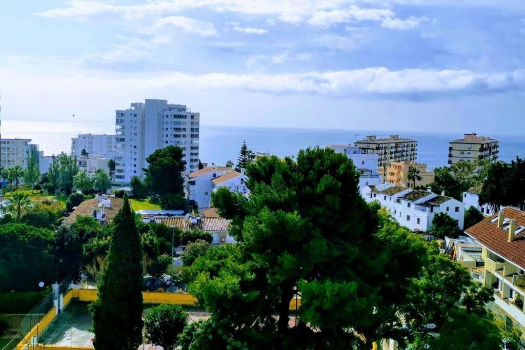 Beautiful Sea Views Cozy Apartment 350 M From Beach Benalmadena Bagian luar foto