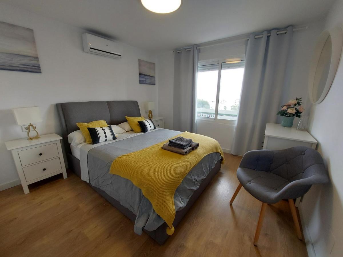 Beautiful Sea Views Cozy Apartment 350 M From Beach Benalmadena Bagian luar foto