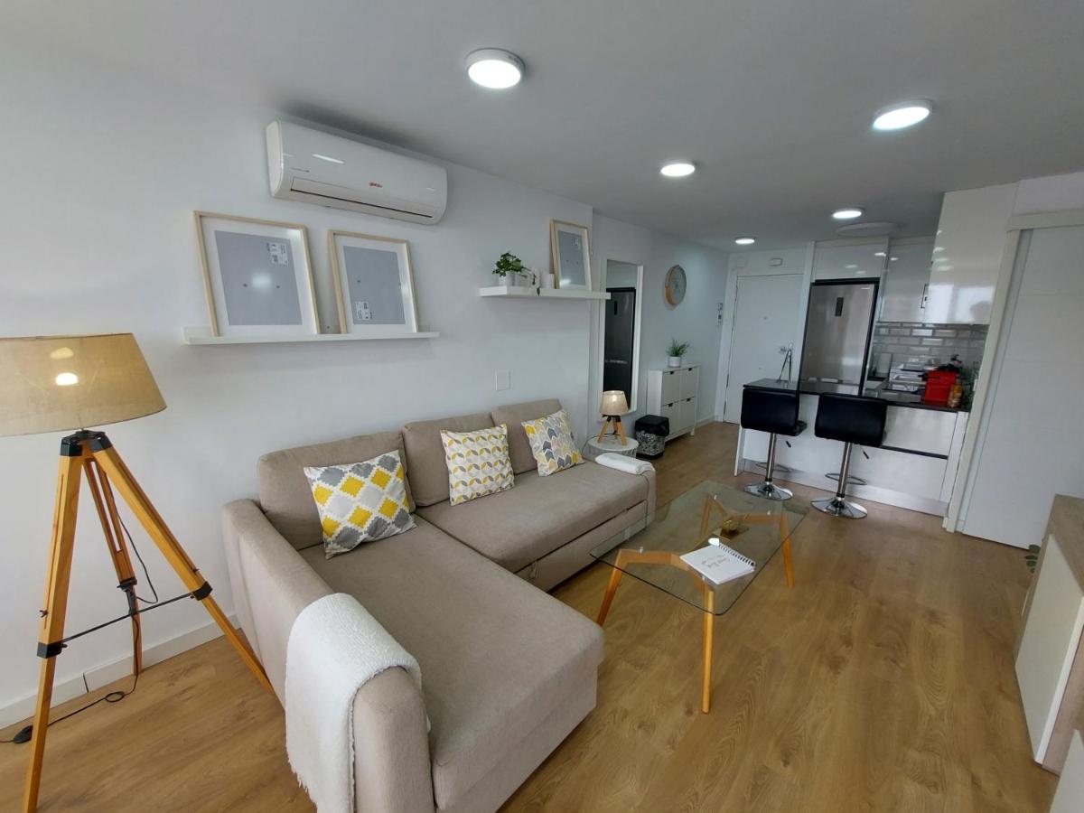 Beautiful Sea Views Cozy Apartment 350 M From Beach Benalmadena Bagian luar foto